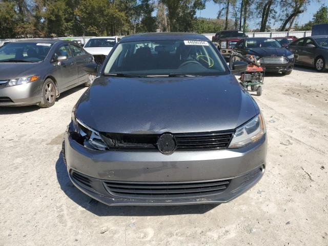 3VW1K7AJ0DM209155 - 2013 VOLKSWAGEN JETTA BASE GRAY photo 5