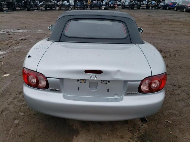 JM1NB353320234348 - 2002 MAZDA MX-5 MIATA BASE SILVER photo 6