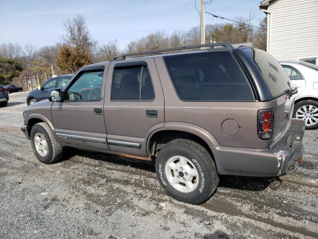 1GNDT13WXY2304698 - 2000 CHEVROLET BLAZER TAN photo 2