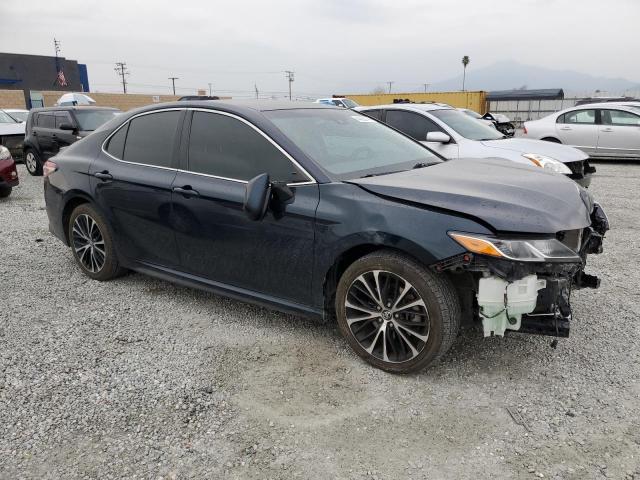 4T1B11HK7JU605138 - 2018 TOYOTA CAMRY L BLUE photo 4