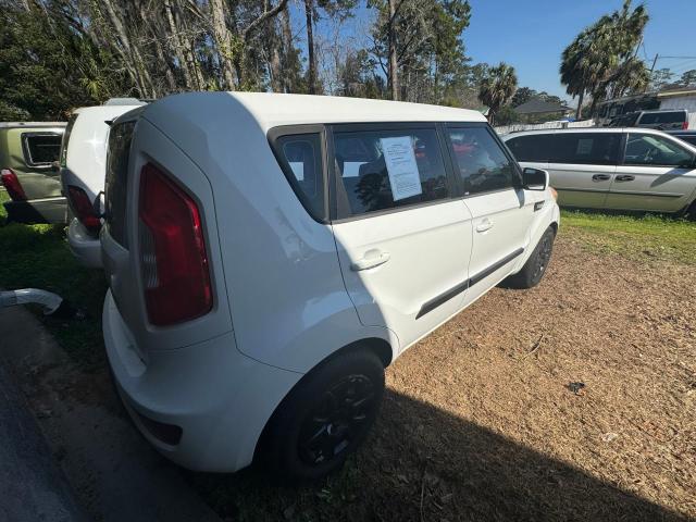 KNDJT2A58C7375907 - 2012 KIA SOUL WHITE photo 4