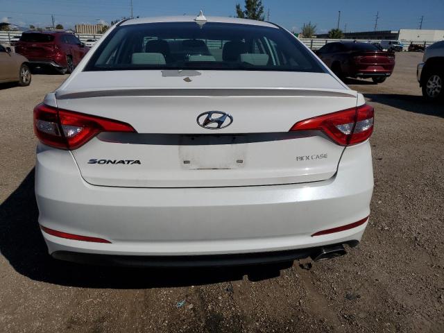 5NPE24AF6GH338350 - 2016 HYUNDAI SONATA SE WHITE photo 6