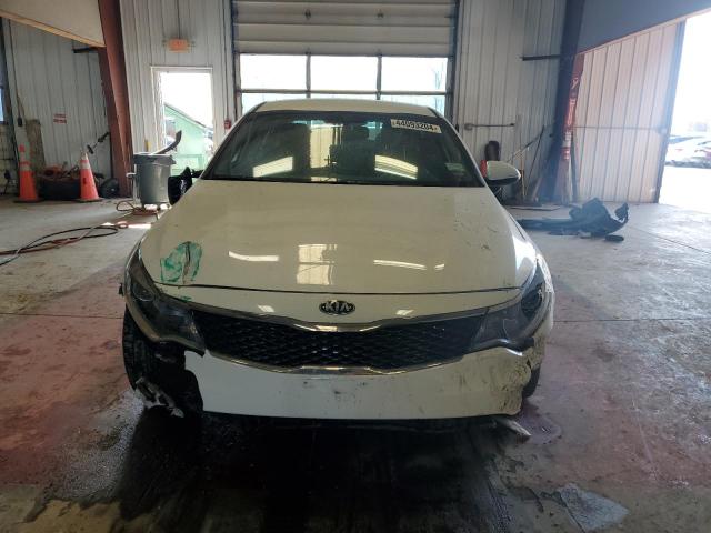 5XXGT4L31GG069453 - 2016 KIA OPTIMA LX WHITE photo 5