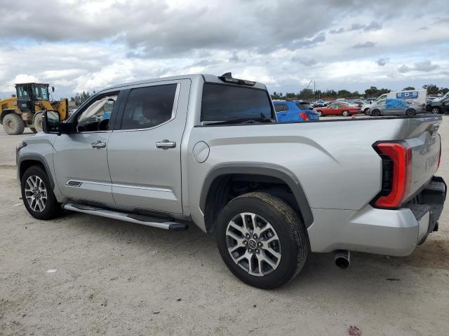 5TFMC5AB4NX001088 - 2022 TOYOTA TUNDRA CREWMAX PLATINUM Silber Foto 2