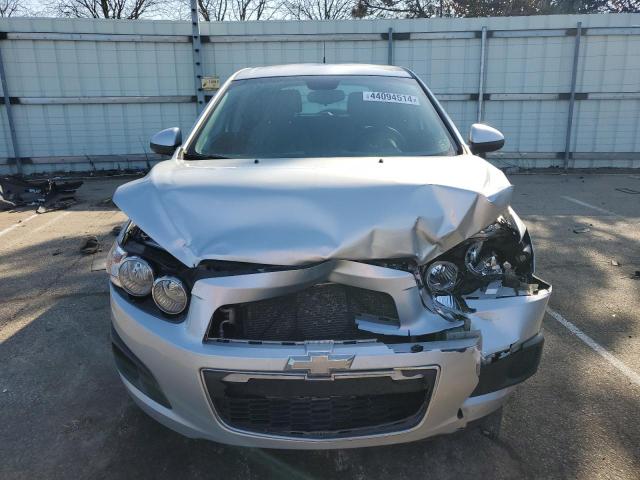 1G1JB6SH3C4130767 - 2012 CHEVROLET SONIC LS ვერცხლისფერი ფოტო 5