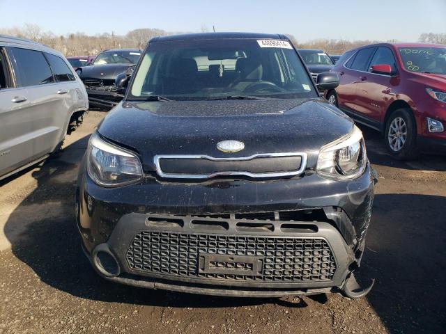 KNDJN2A23F7152372 - 2015 KIA SOUL BLACK photo 5