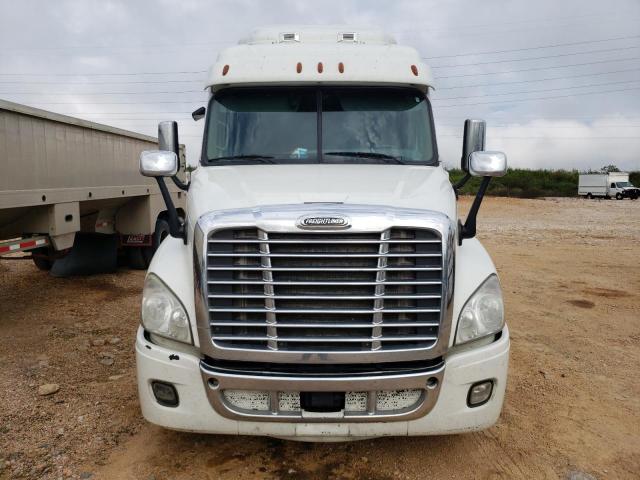 1FUJGLD55GLHT1261 - 2016 FREIGHTLINER CASCADIA 1 WHITE photo 9