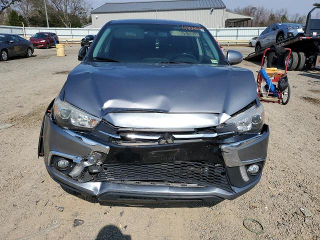 JA4AP3AW6JU012372 - 2018 MITSUBISHI OUTLANDER ES GRAY photo 5