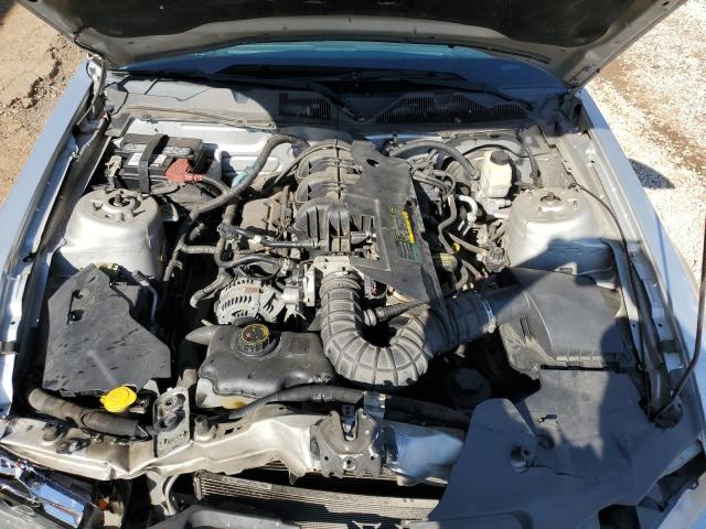 1ZVBP8AN7A5157359 - 2010 FORD MUSTANG SILVER photo 11