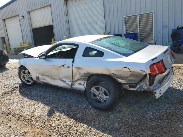 1ZVBP8AN7A5157359 - 2010 FORD MUSTANG SILVER photo 2