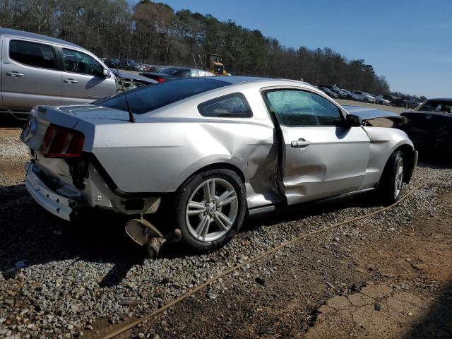 1ZVBP8AN7A5157359 - 2010 FORD MUSTANG SILVER photo 3