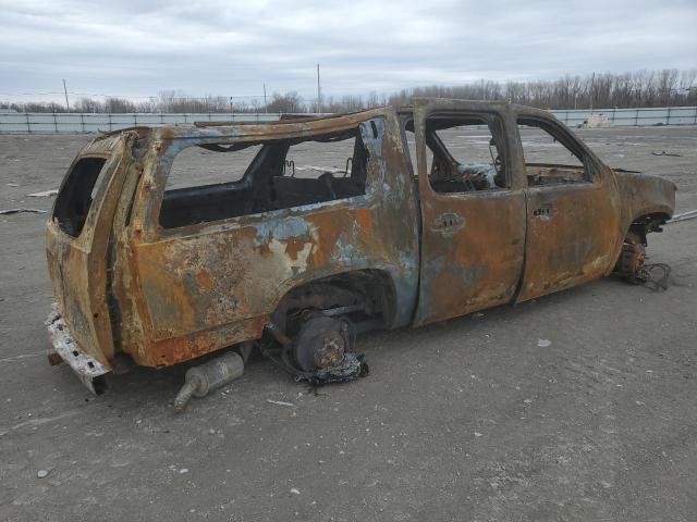 1GNSCHE03DR327668 - 2013 CHEVROLET SUBURBAN C1500  LS BURN photo 3