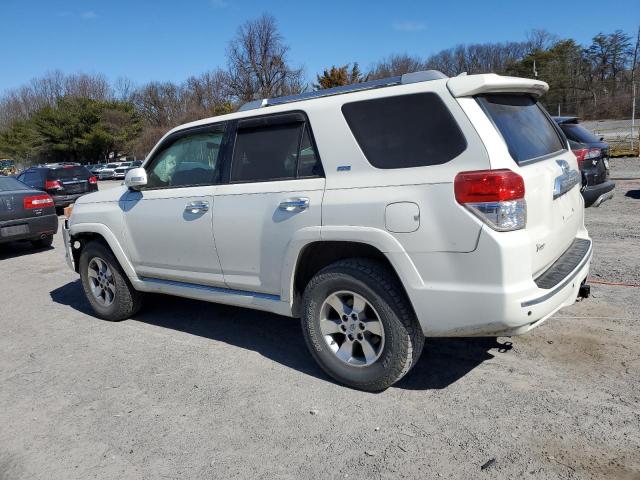 JTEBU5JR0A5032535 - 2010 TOYOTA 4RUNNER SR5 WHITE photo 2