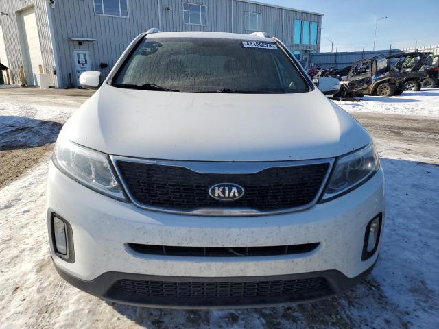 5XYKT3A64FG659030 - 2015 KIA SORENTO LX WHITE photo 5