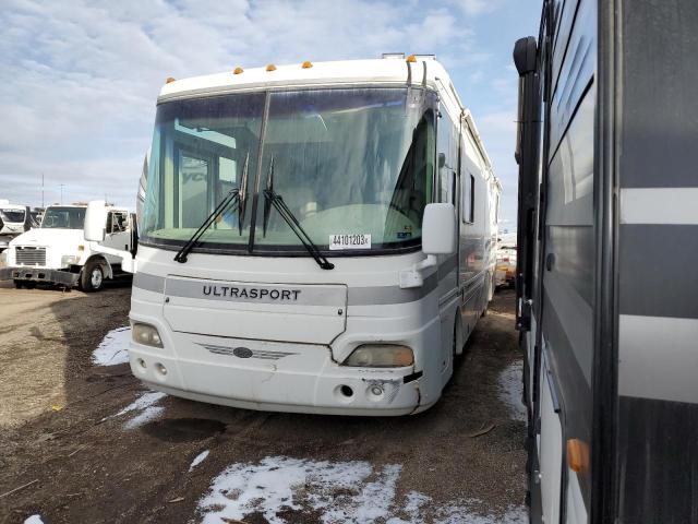 4UZAAHAK82CJ57594 - 2002 FREIGHTLINER CHASSIS X LINE MOTOR HOME BEIGE photo 2