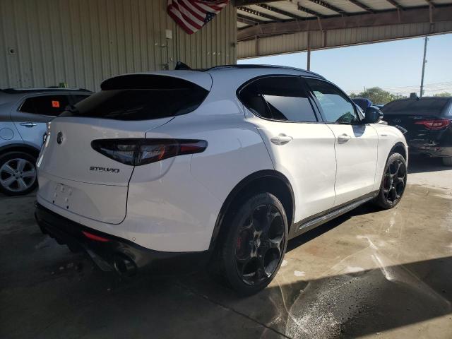 ZASPAKBN5R7D75006 - 2024 ALFA ROMEO STELVIO TI WHITE photo 3