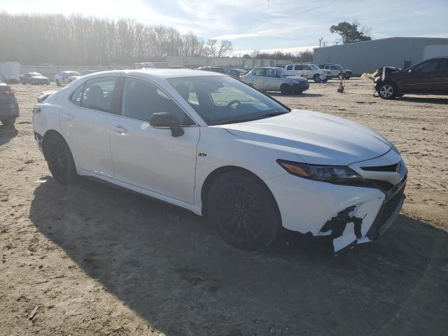 4T1T11AK5RU842768 - 2024 TOYOTA CAMRY SE NIGHT SHADE WHITE photo 4