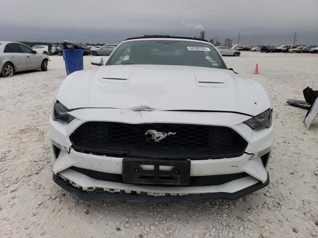 1FATP8UH8J5142839 - 2018 FORD MUSTANG WHITE photo 5