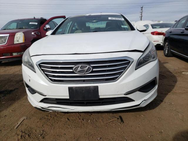 5NPE24AF2GH382474 - 2016 HYUNDAI SONATA SE WHITE photo 5