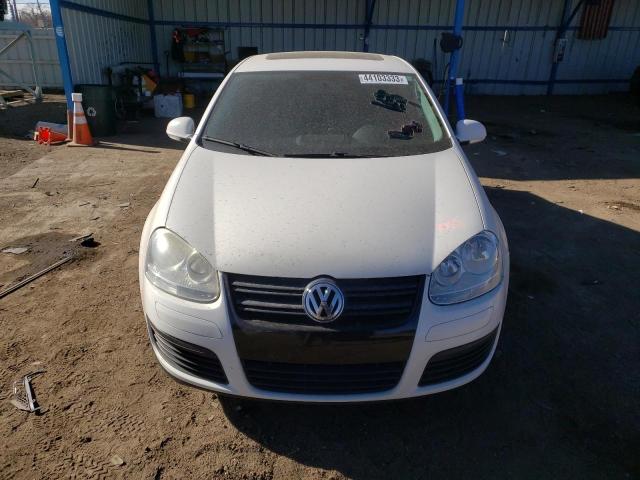 3VWRJ7AJ5AM014086 - 2010 VOLKSWAGEN JETTA WOLFSBURG WHITE photo 5