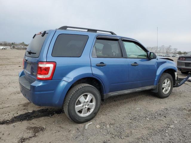 1FMCU93739KA59653 - 2009 FORD ESCAPE XLT BLUE photo 3