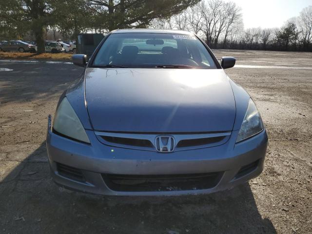 1HGCM56437A042516 - 2007 HONDA ACCORD LX GRAY photo 5