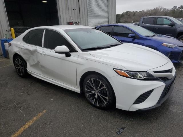 4T1B11HK7JU112995 - 2018 TOYOTA CAMRY L WHITE photo 4