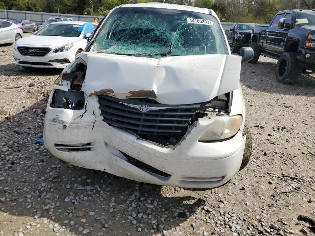 1A4GP45R76B595705 - 2006 CHRYSLER TOWN & COU WHITE photo 5