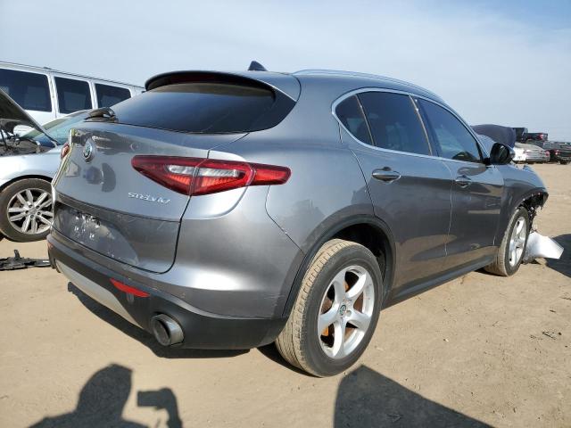 ZASFAKAN6J7B78699 - 2018 ALFA ROMEO STELVIO GRAY photo 3