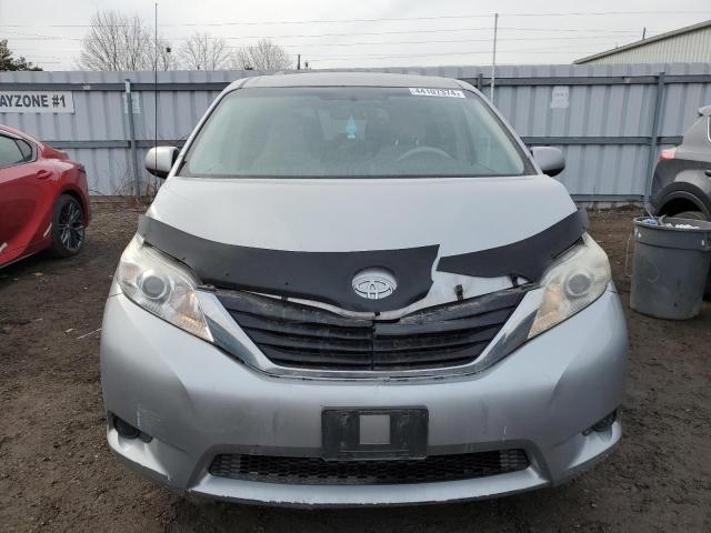 5TDKK3DC2DS374833 - 2013 TOYOTA SIENNA LE SILVER photo 5