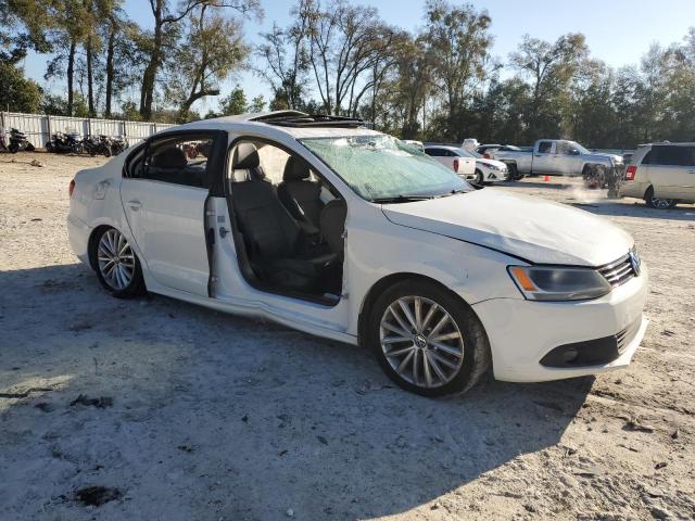 3VWLX7AJ7DM379572 - 2013 VOLKSWAGEN JETTA SEL WHITE photo 4