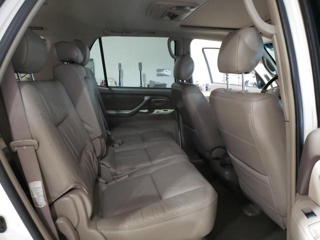 5TDBT44A35S245549 - 2005 TOYOTA SEQUOIA SR5 WHITE photo 11