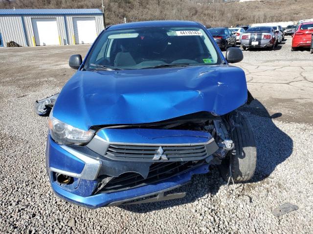 JA4AP3AU9GZ042282 - 2016 MITSUBISHI OUTLANDER ES BLUE photo 5