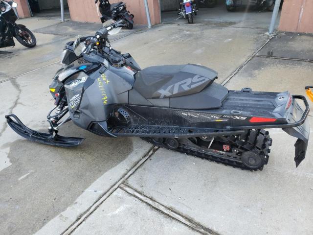 2BPSMXGJ3GV000019 - 2016 SKI DOO XRS CHARCOAL photo 3