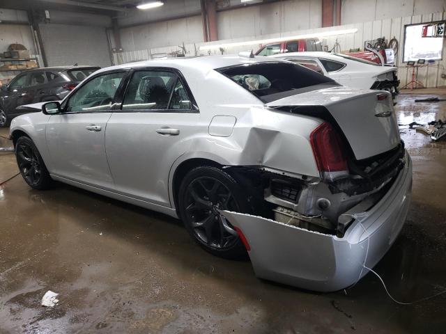 2C3CCABG8PH573159 - 2023 CHRYSLER 300 S SILVER photo 2