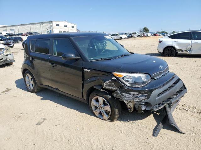 KNDJN2A25H7431941 - 2017 KIA SOUL BLACK photo 4