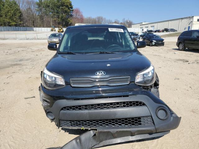 KNDJN2A25H7431941 - 2017 KIA SOUL BLACK photo 5