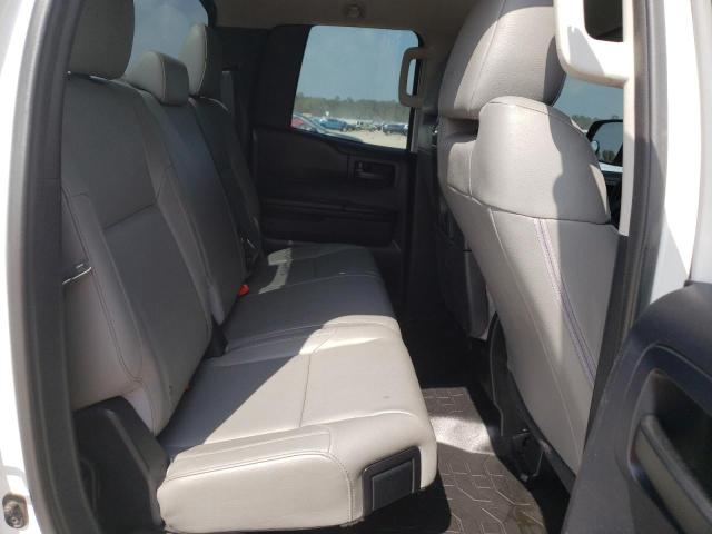 5TFRM5F18GX097894 - 2016 TOYOTA TUNDRA DOUBLE CAB SR/SR5 WHITE photo 10