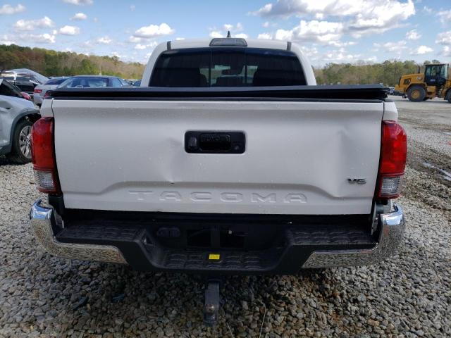 5TFAZ5CN6JX056046 - 2018 TOYOTA TACOMA DOUBLE CAB WHITE photo 6