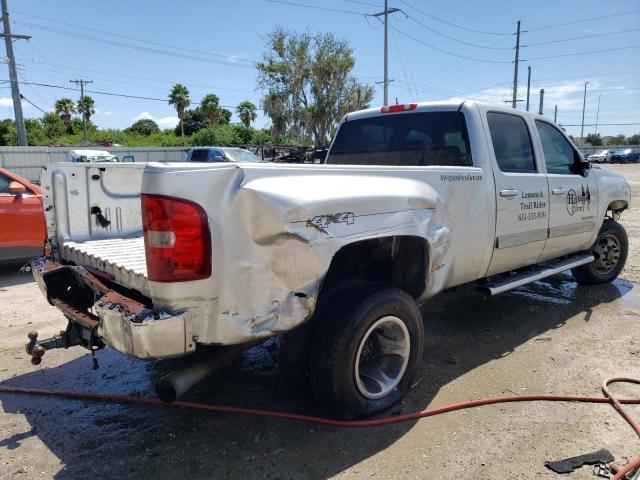 1GC4K1C83BF203130 - 2011 CHEVROLET SILVERADO K3500 LTZ SILVER photo 3