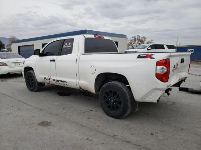 5TFUY5F10LX883648 - 2020 TOYOTA TUNDRA DOUBLE CAB SR/SR5 WHITE photo 2