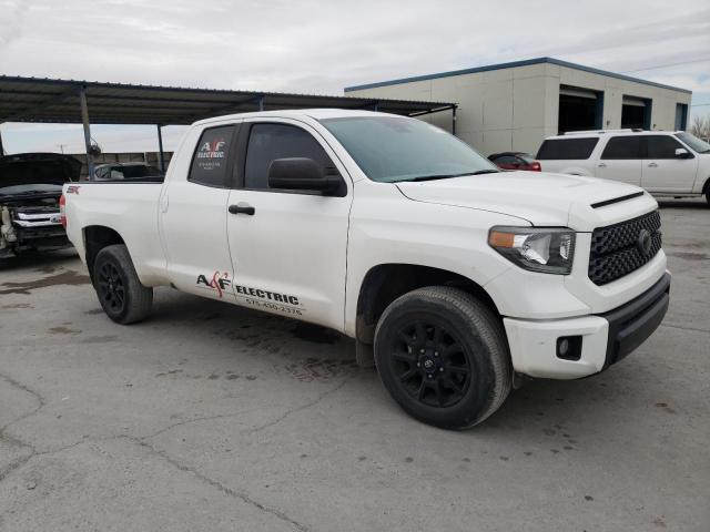 5TFUY5F10LX883648 - 2020 TOYOTA TUNDRA DOUBLE CAB SR/SR5 WHITE photo 4