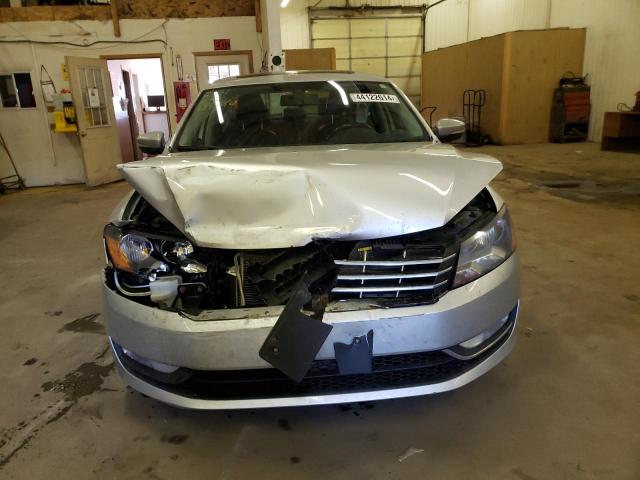 1VWCV7A39FC037195 - 2015 VOLKSWAGEN PASSAT SEL SILVER photo 5