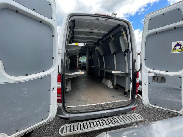 WD3PE8CB8B5571201 - 2011 MERCEDES-BENZ SPRINTER 2500 WHITE photo 9