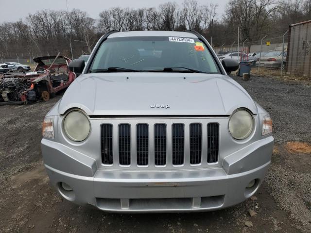 1J8FT47W27D428067 - 2007 JEEP COMPASS GRAY photo 5