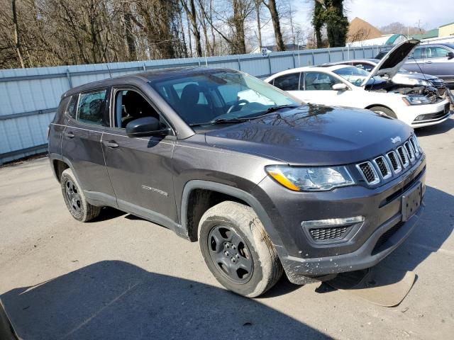 3C4NJDAB1JT179826 - 2018 JEEP COMPASS SPORT GRAY photo 4