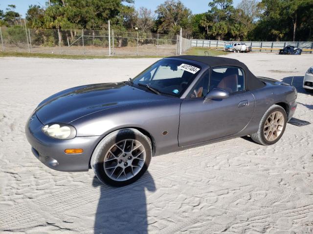 JM1NB353820226147 - 2002 MAZDA MX-5 MIATA BASE GRAY photo 1