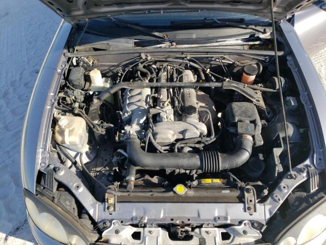 JM1NB353820226147 - 2002 MAZDA MX-5 MIATA BASE GRAY photo 11