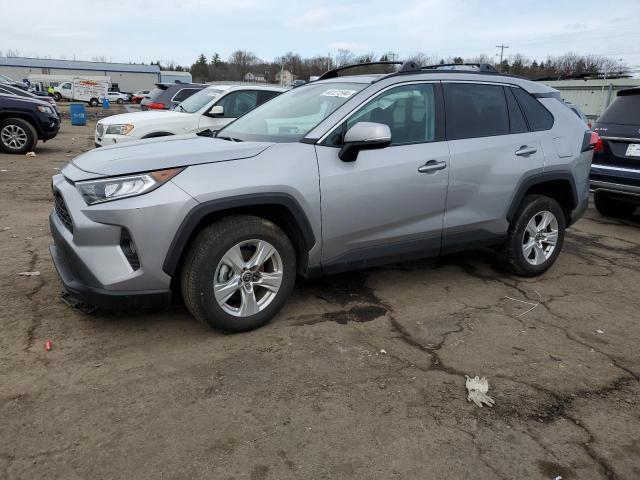 2T3P1RFV0MC250571 - 2021 TOYOTA RAV4 XLE SILVER photo 1