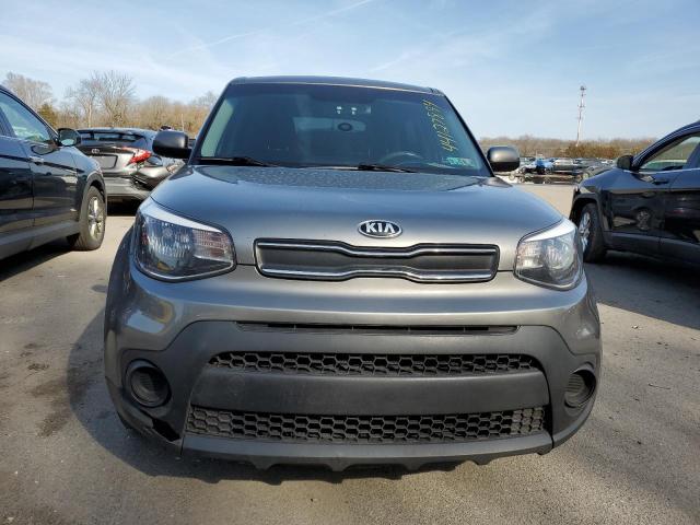 KNDJN2A25K7683325 - 2019 KIA SOUL GRAY photo 5